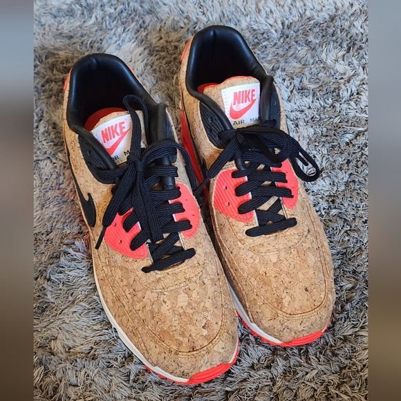 Nike Air Shoes - Picture 1 of 6